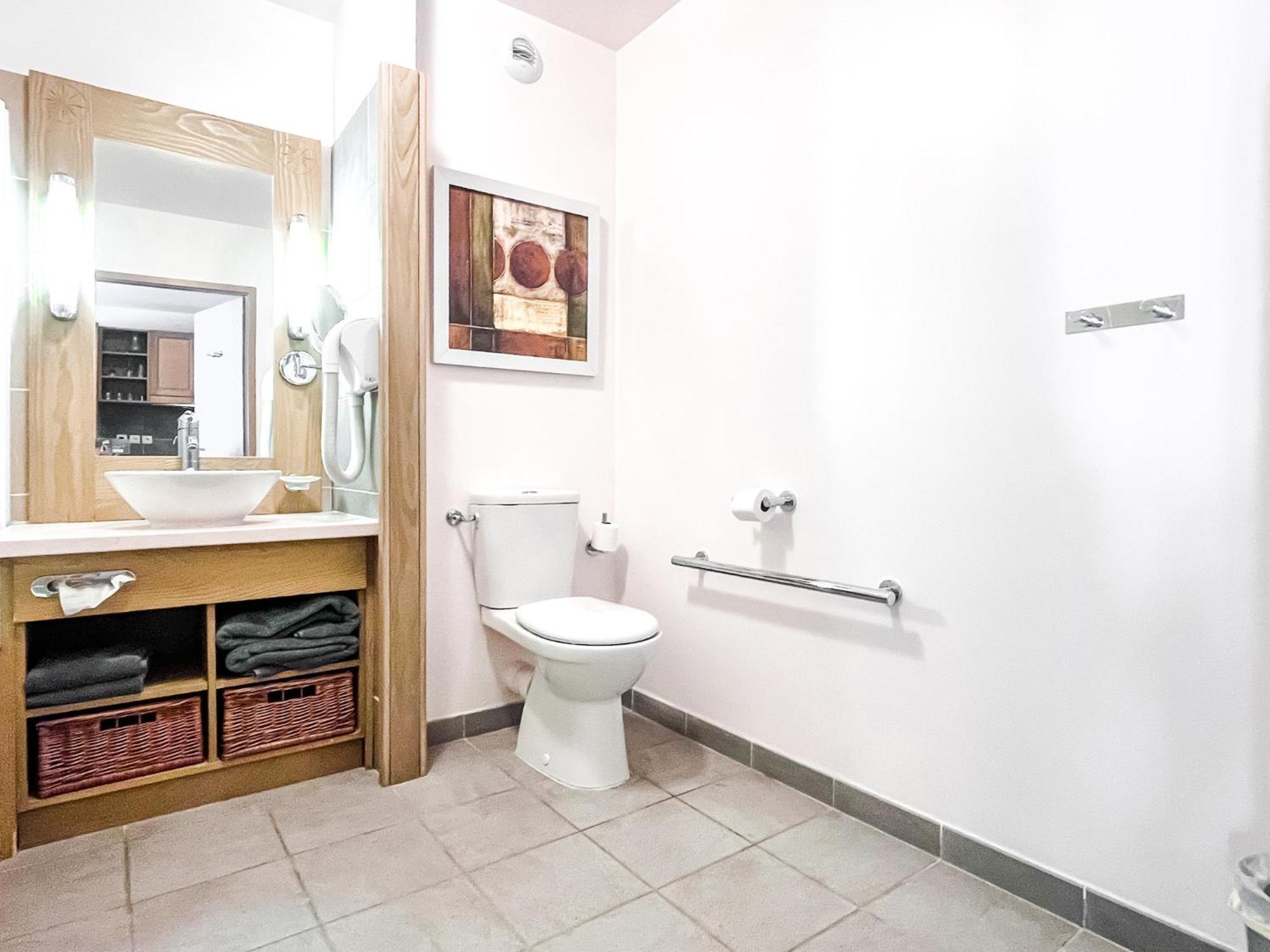 Large One-Bedroom Apartment, Wheelchair Adapted, Les Terrasses D'Eos 福勒恩 外观 照片