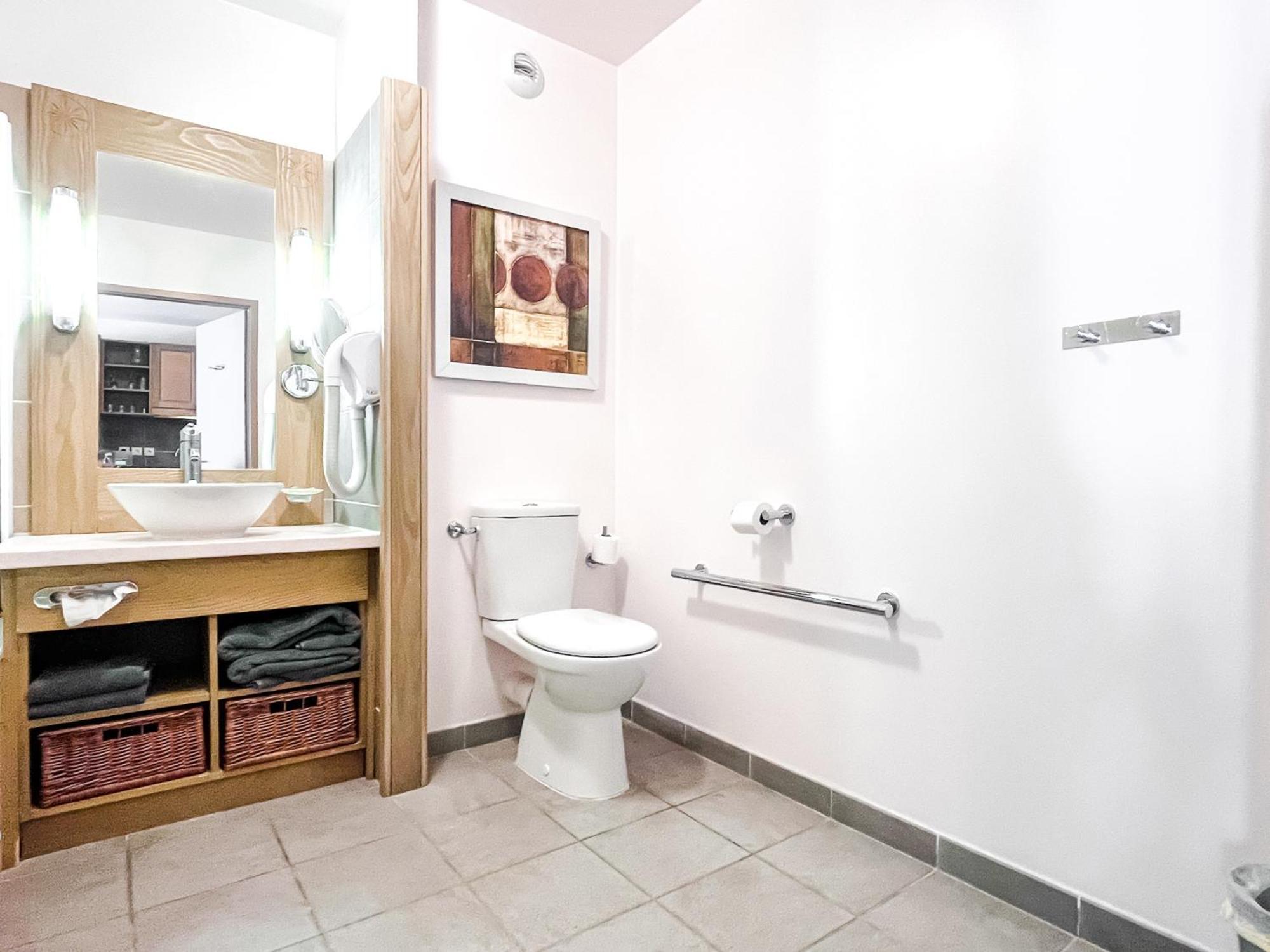 Large One-Bedroom Apartment, Wheelchair Adapted, Les Terrasses D'Eos 福勒恩 外观 照片